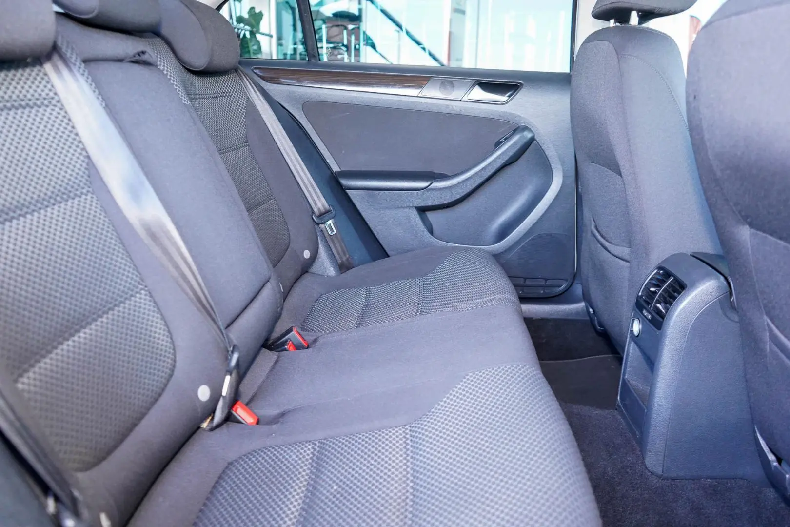 2017 Volkswagen Jetta Gallery Image 7