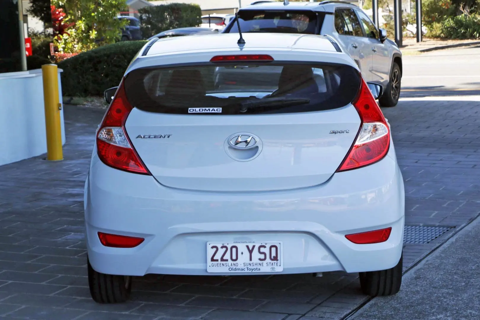 2017 Hyundai Accent Gallery Image 4
