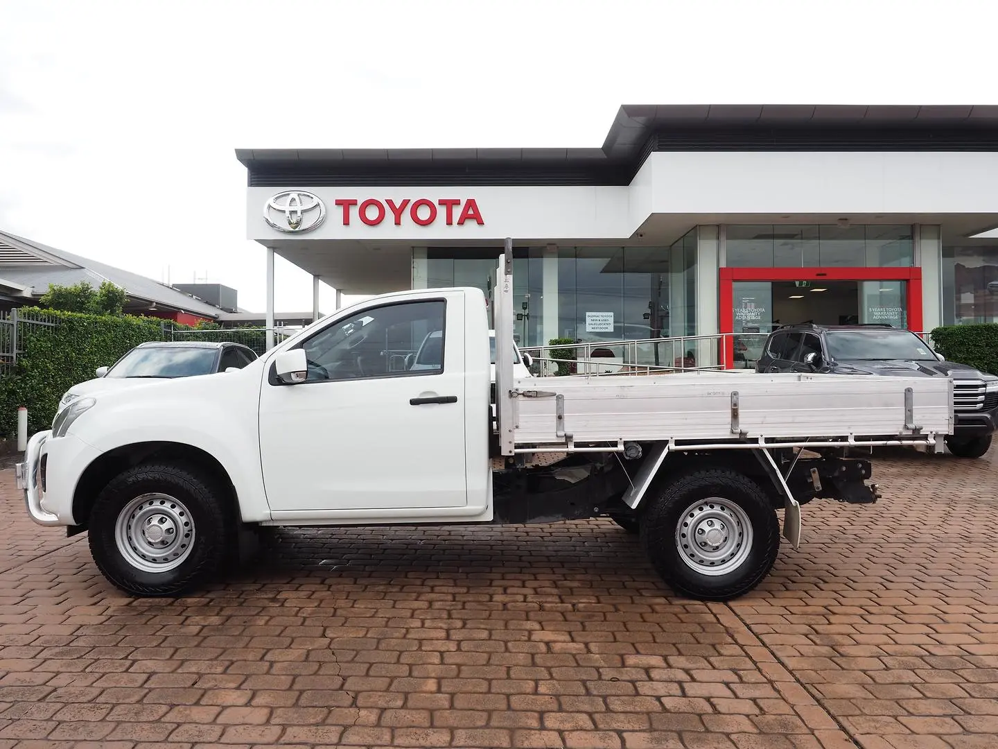 2019 Isuzu D-MAX Gallery Image 6