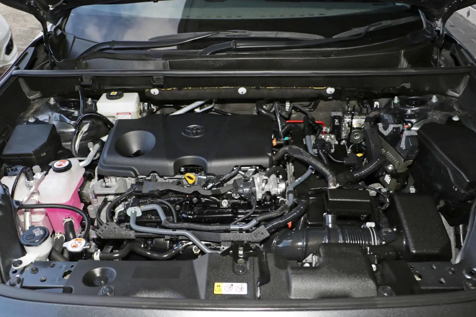2024 Toyota RAV4 Gallery Image 24
