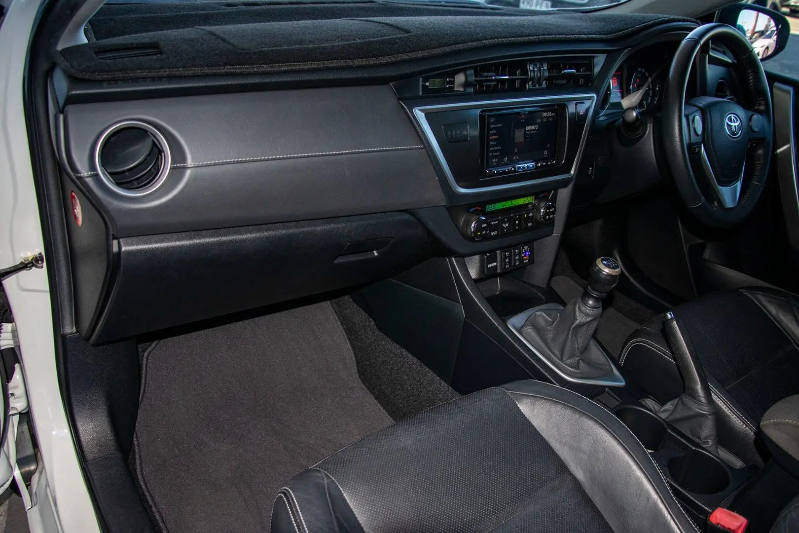 2013 Toyota Corolla Gallery Image 7
