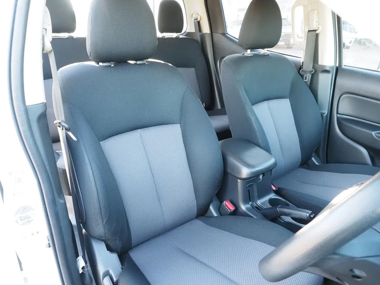 2019 Mitsubishi Triton Gallery Image 17