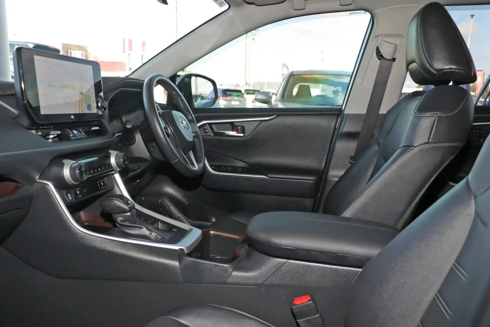 2024 Toyota RAV4 Gallery Image 8