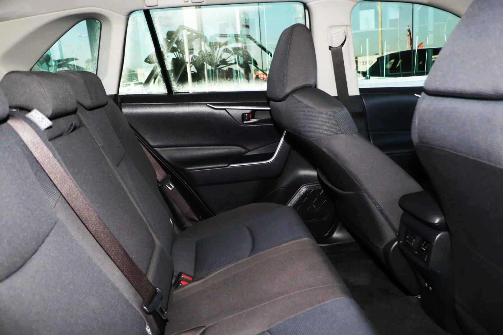 2022 Toyota RAV4 Gallery Image 9