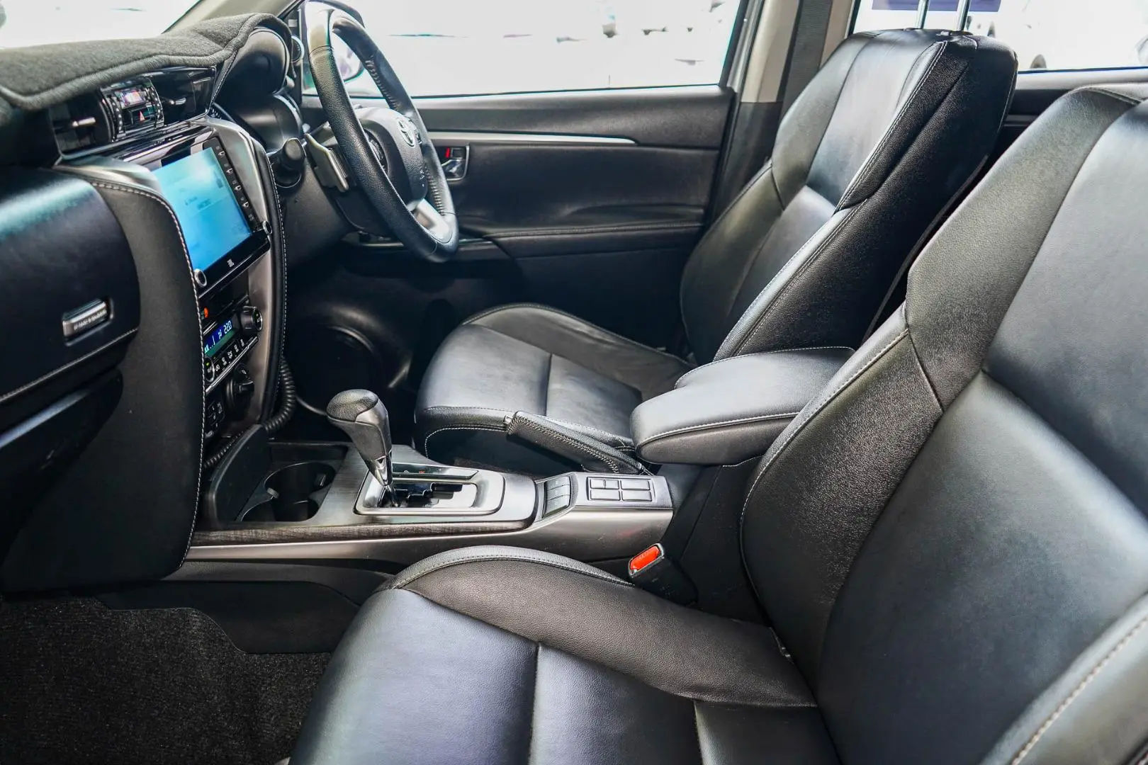 2020 Toyota Fortuner Gallery Image 11