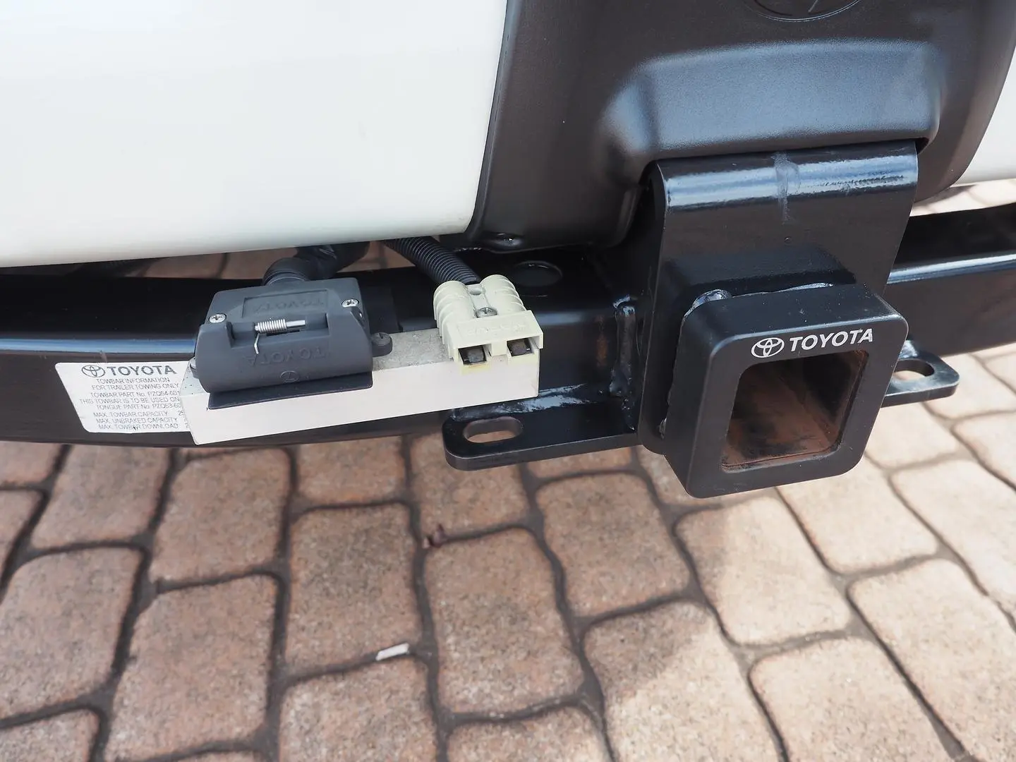 2015 Toyota Landcruiser Prado Gallery Image 12