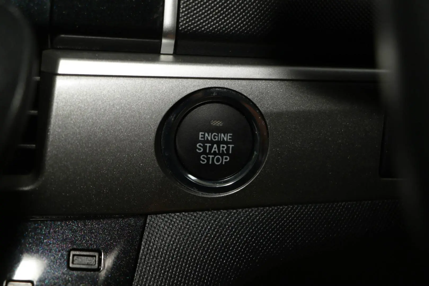 2015 Toyota Tarago Gallery Image 13