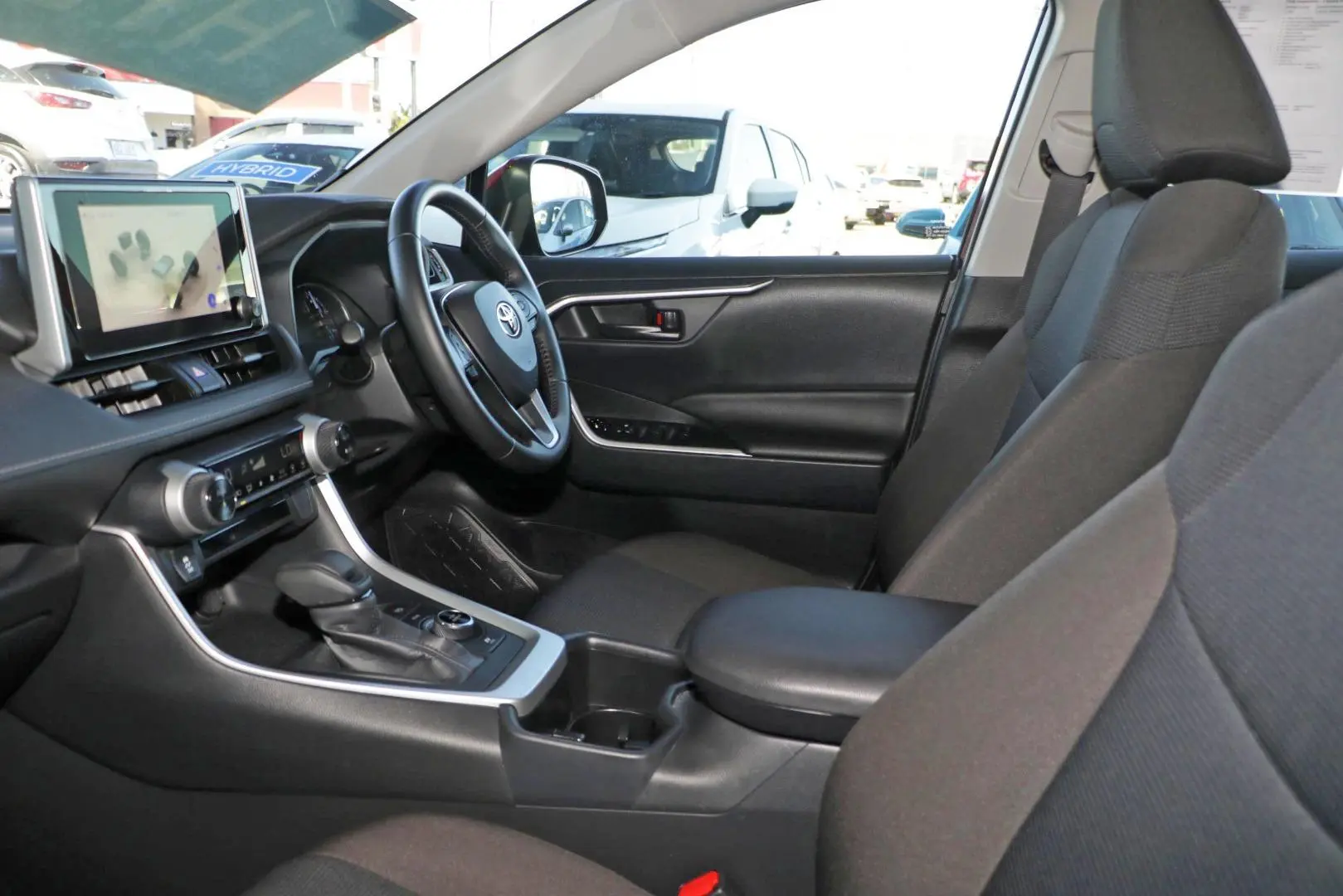 2025 Toyota RAV4 Gallery Image 9