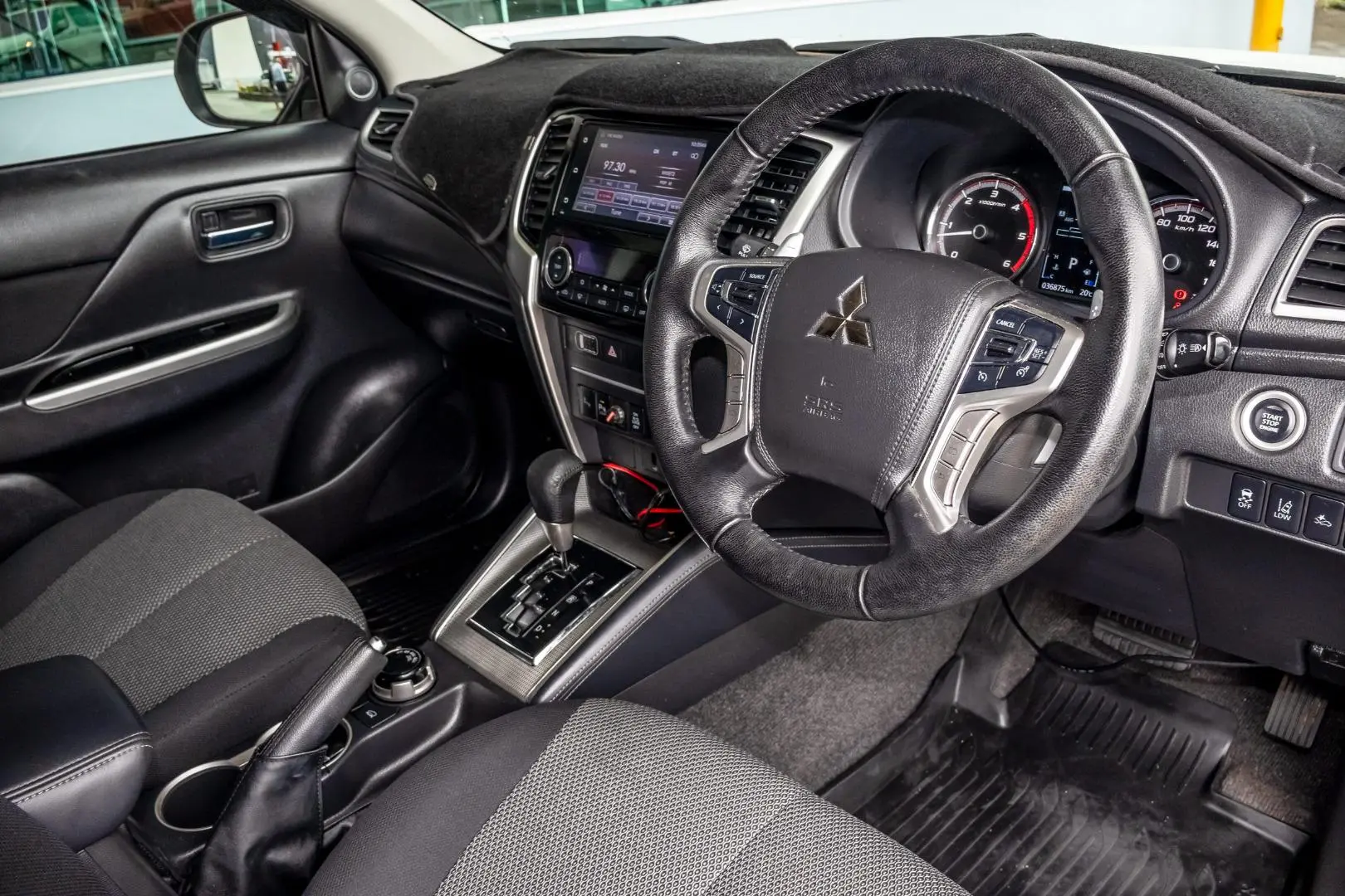 2022 Mitsubishi Triton Gallery Image 6