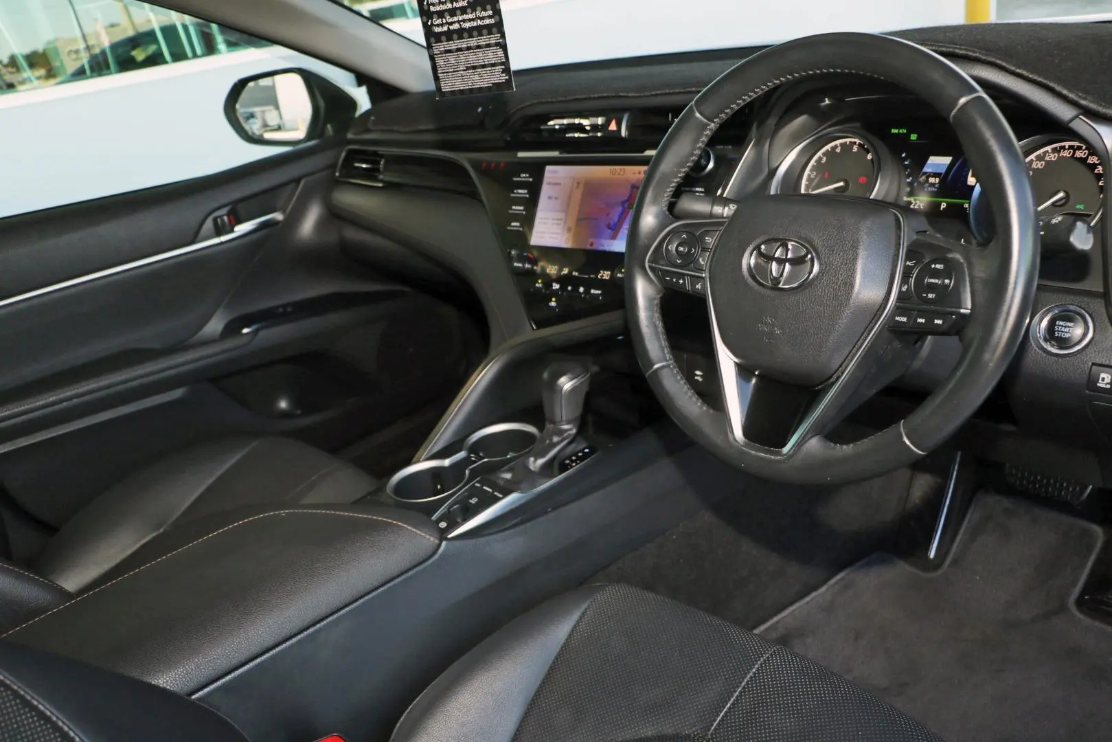 2019 Toyota Camry Gallery Image 7