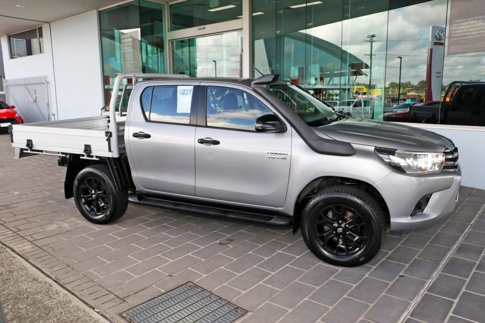 2018 Toyota Hilux Gallery Image 5