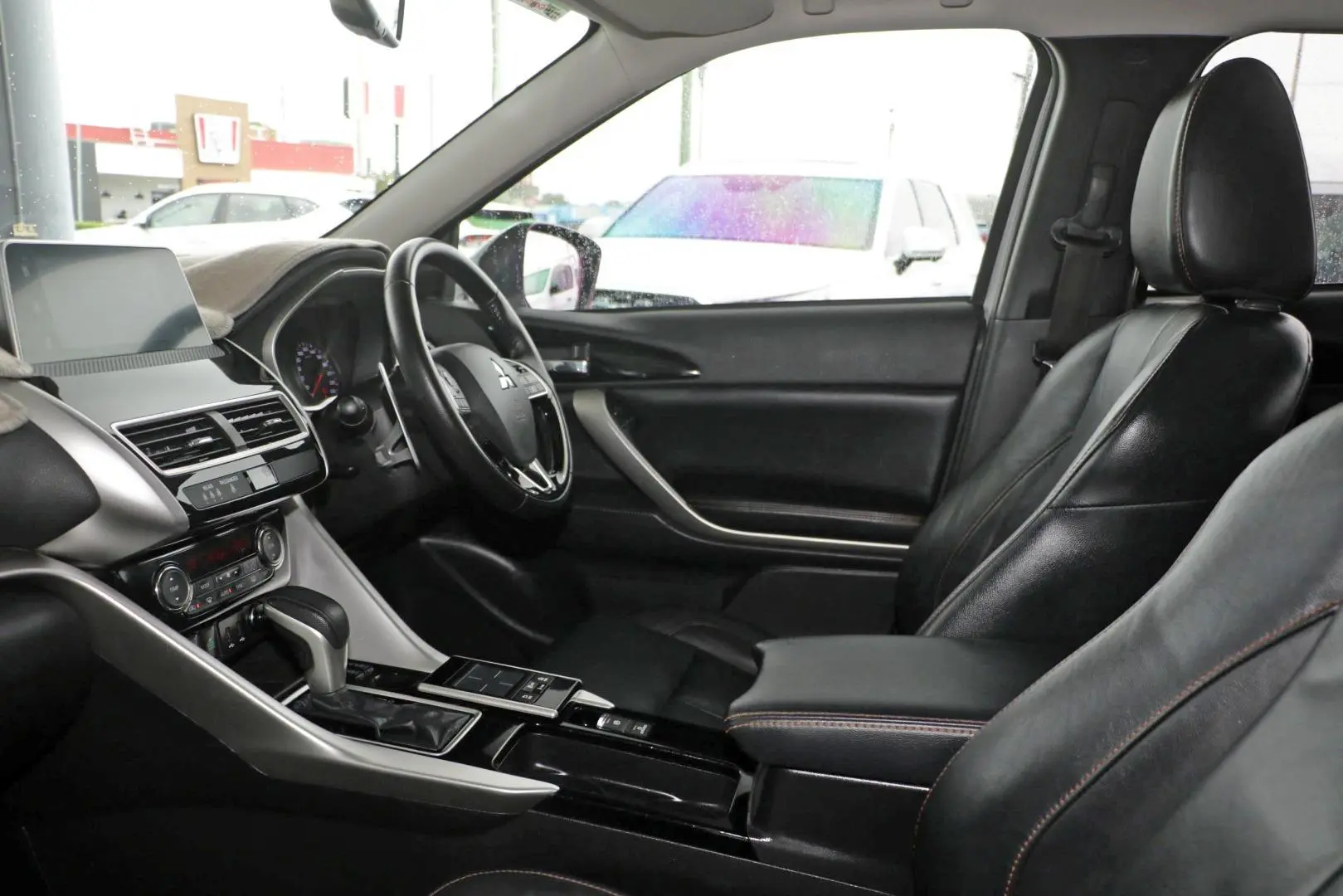 2019 Mitsubishi Eclipse Cross Gallery Image 8