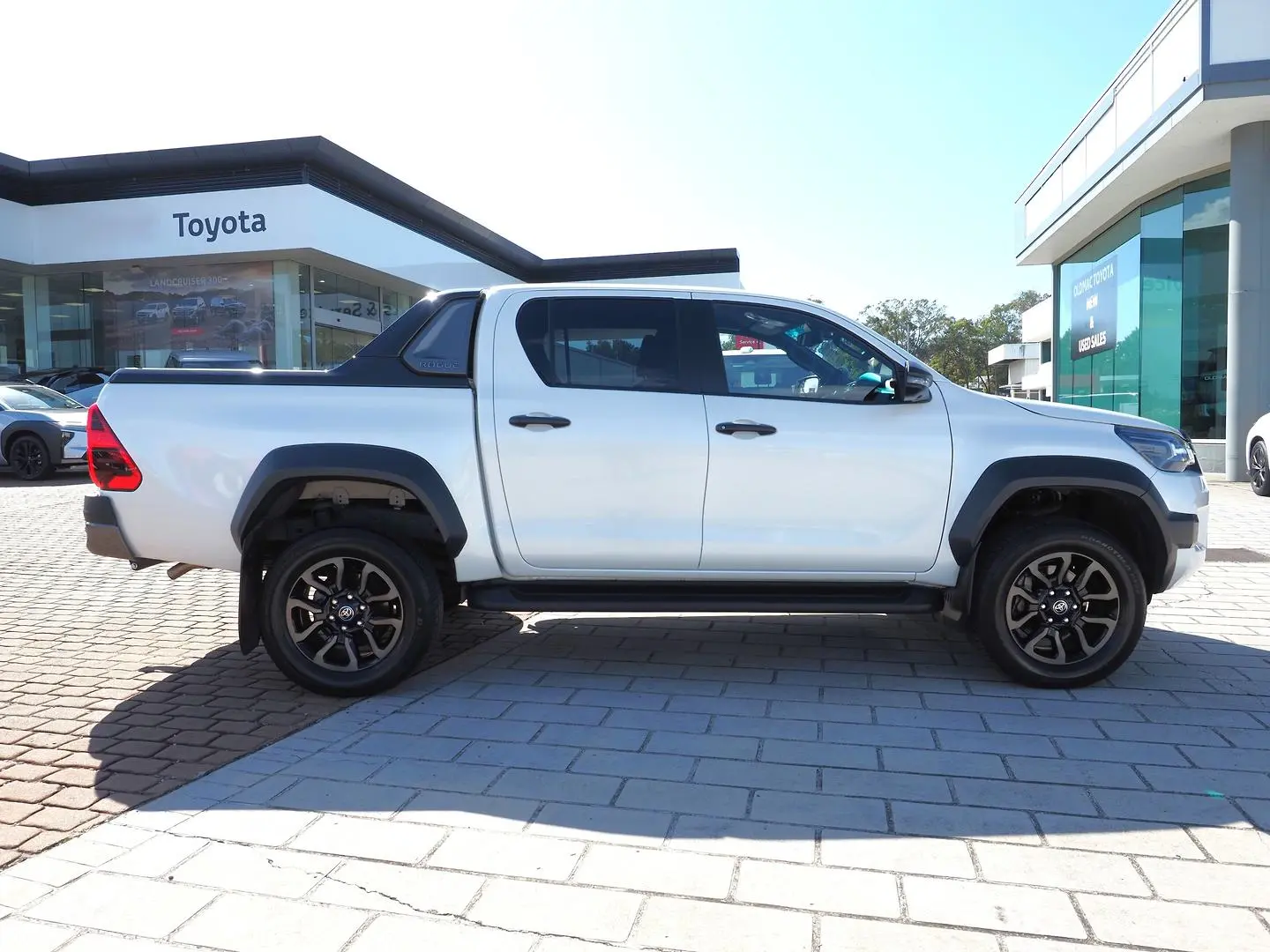 2025 Toyota Hilux Gallery Image 11