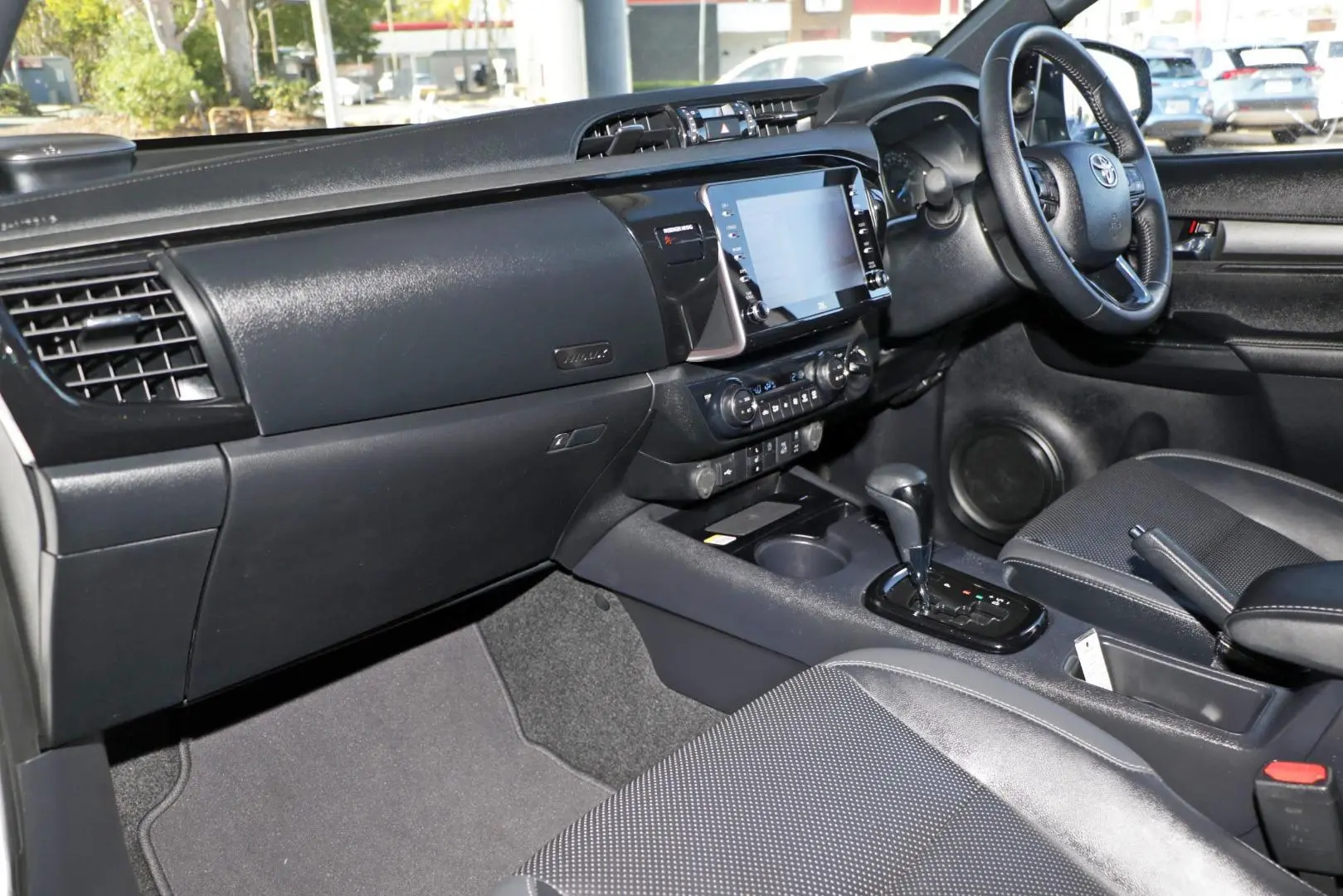 2025 Toyota Hilux Gallery Image 8