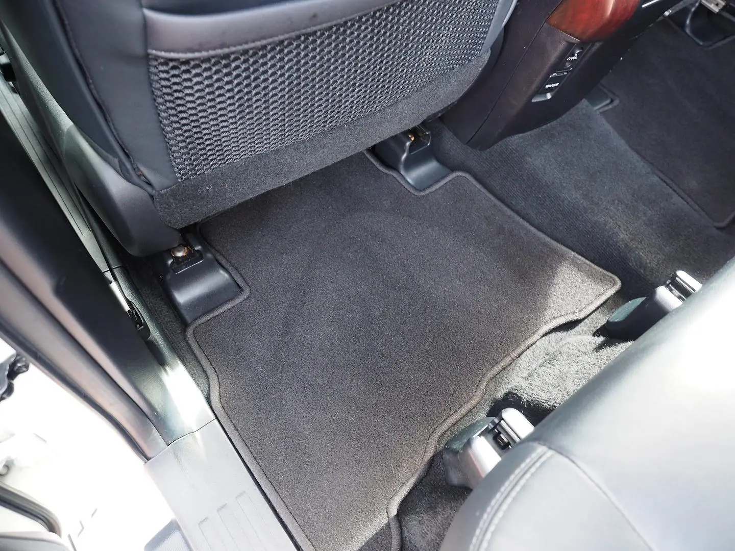 2015 Toyota Landcruiser Prado Gallery Image 17