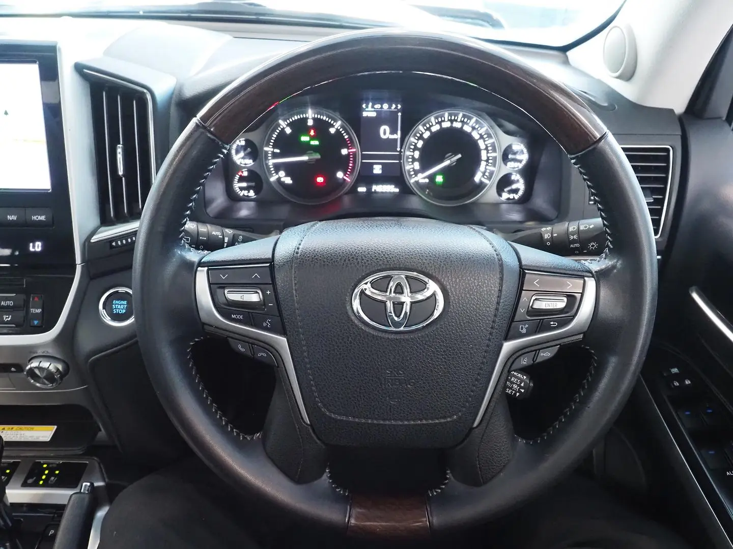 2021 Toyota Landcruiser Gallery Image 40