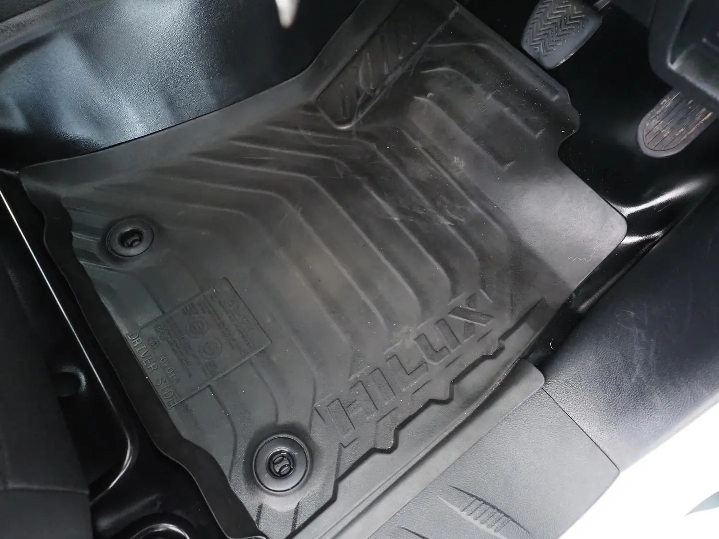 2021 Toyota Hilux Gallery Image 19