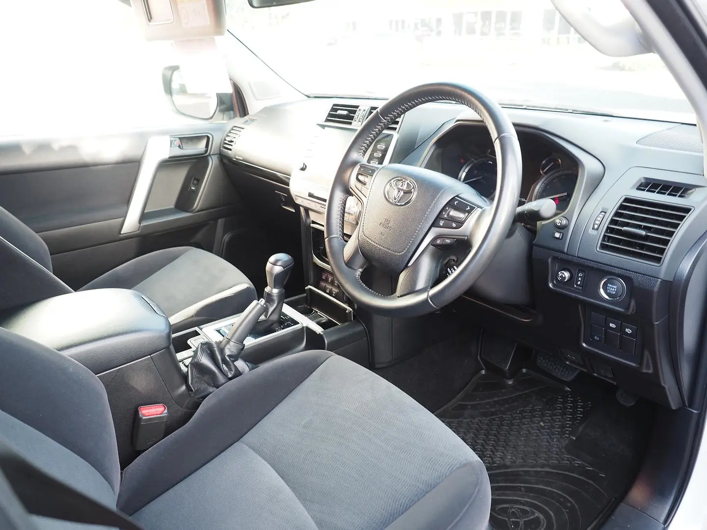 2023 Toyota Landcruiser Prado Gallery Image 11