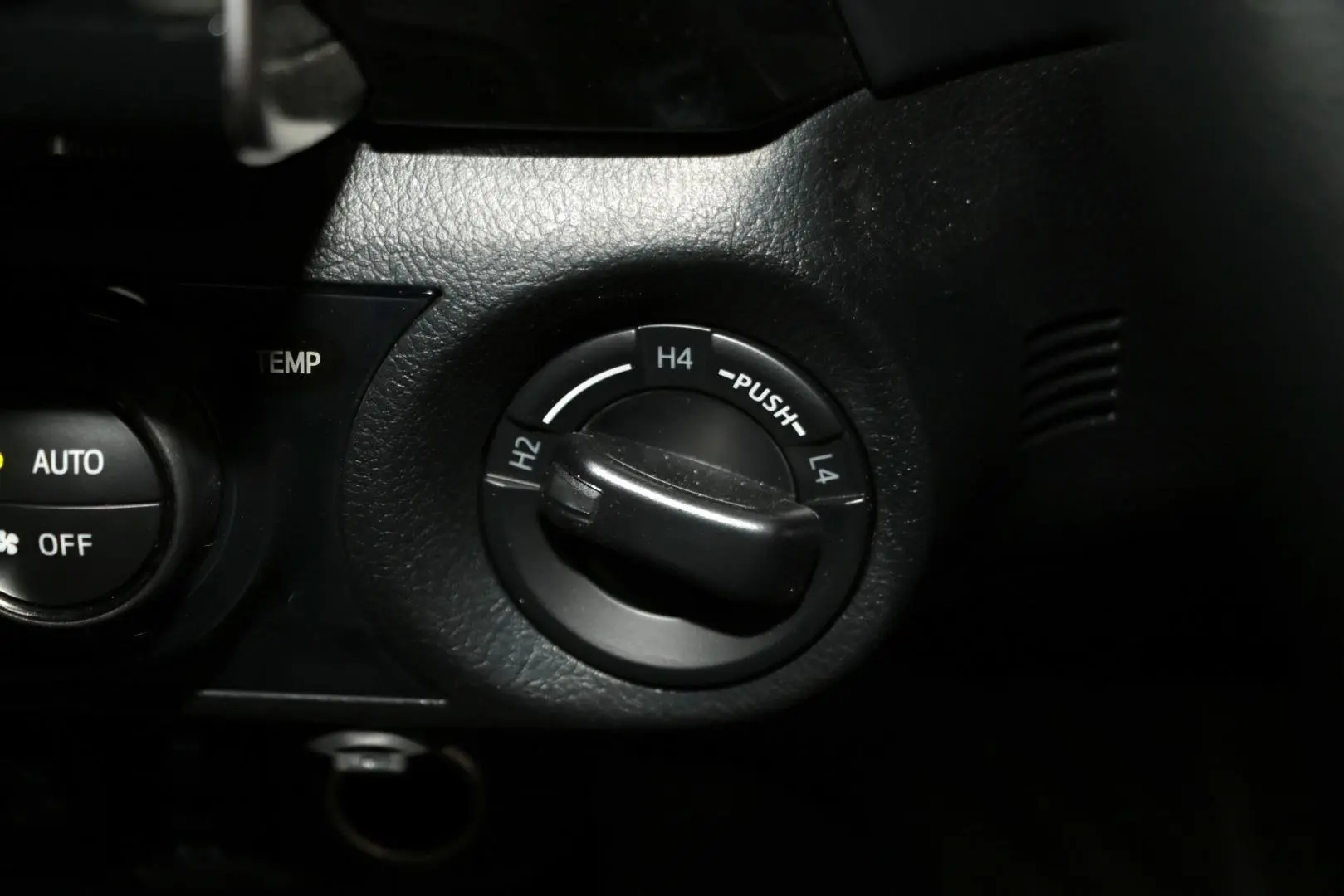 2025 Toyota Hilux Gallery Image 14