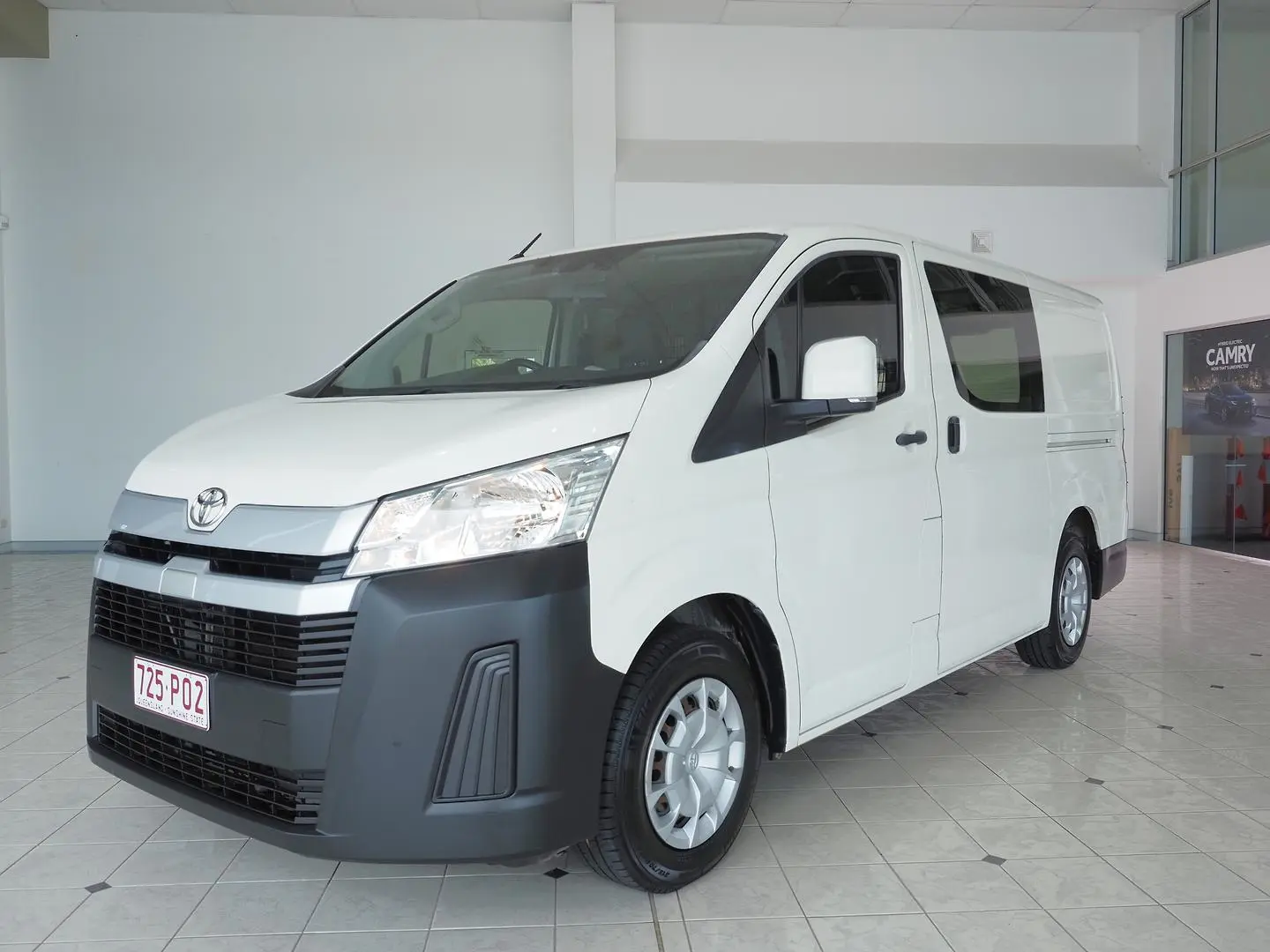 2019 Toyota Hiace Gallery Image 11