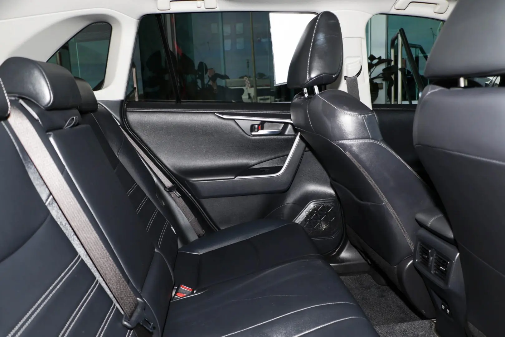 2021 Toyota RAV4 Gallery Image 11