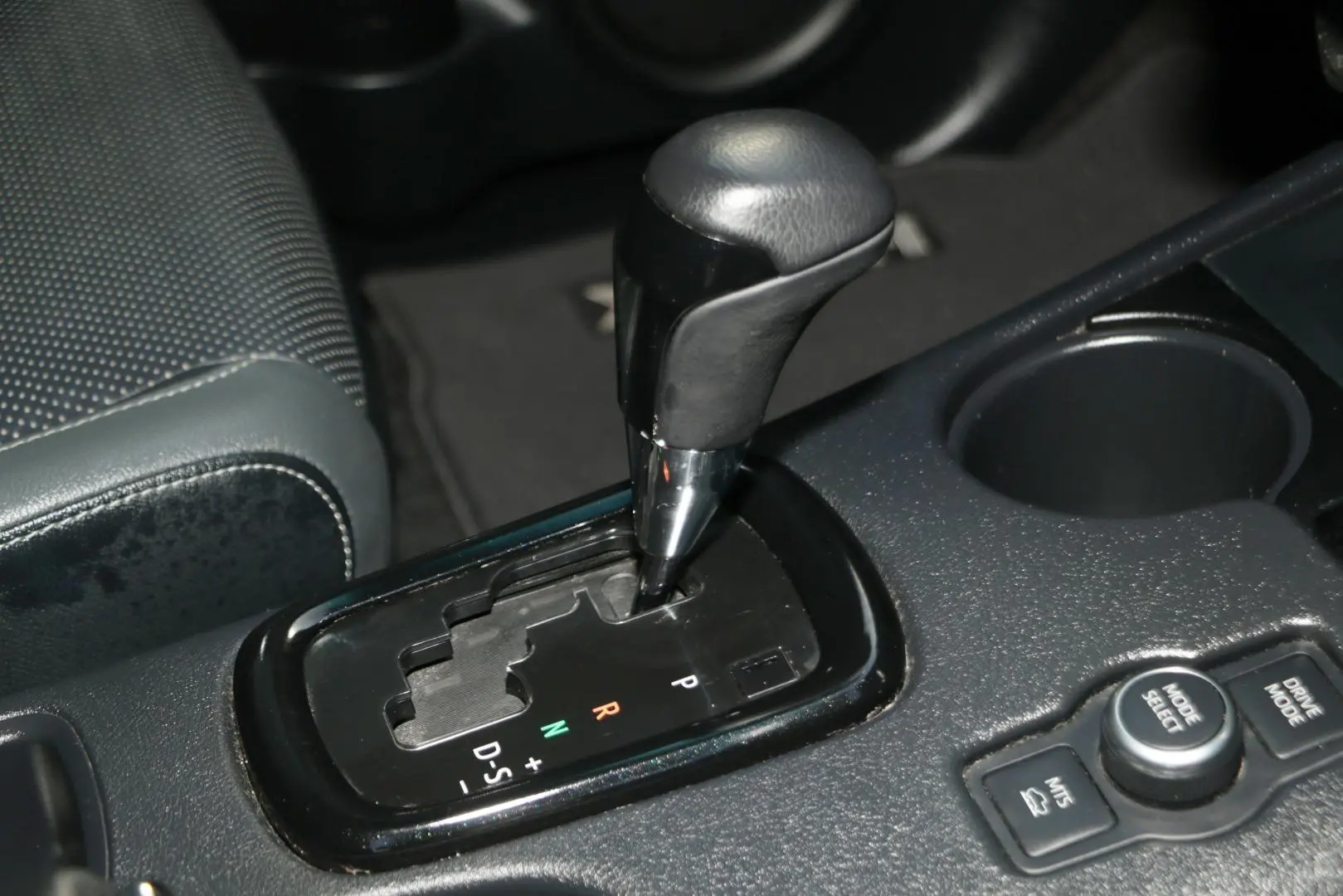 2024 Toyota Hilux Gallery Image 13