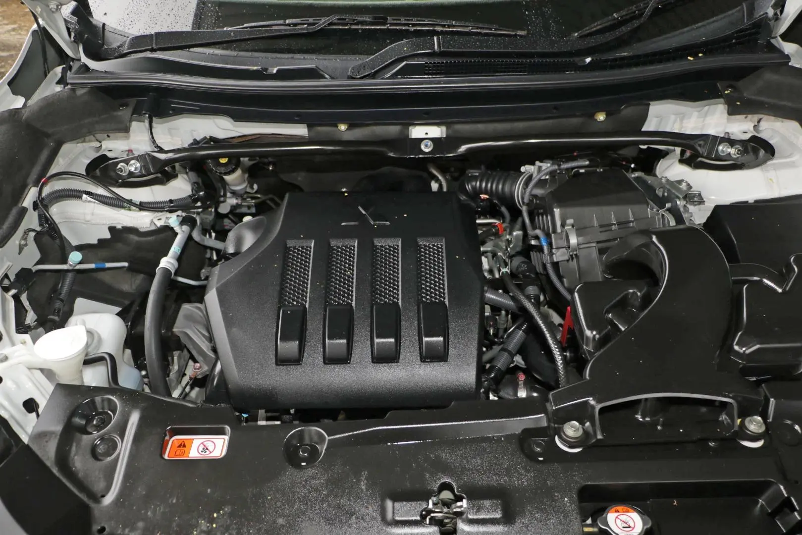 2019 Mitsubishi Eclipse Cross Gallery Image 21