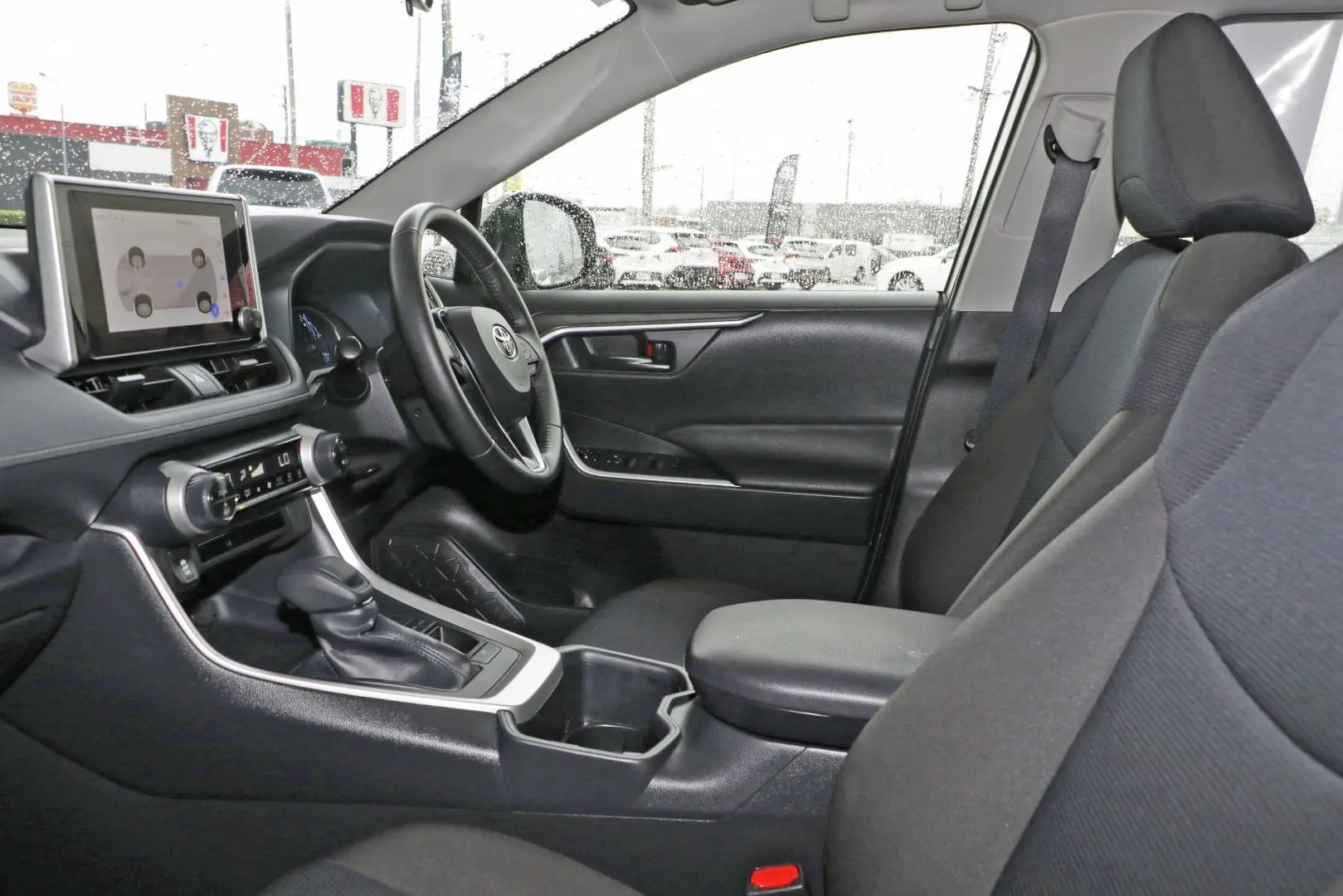 2025 Toyota RAV4 Gallery Image 9