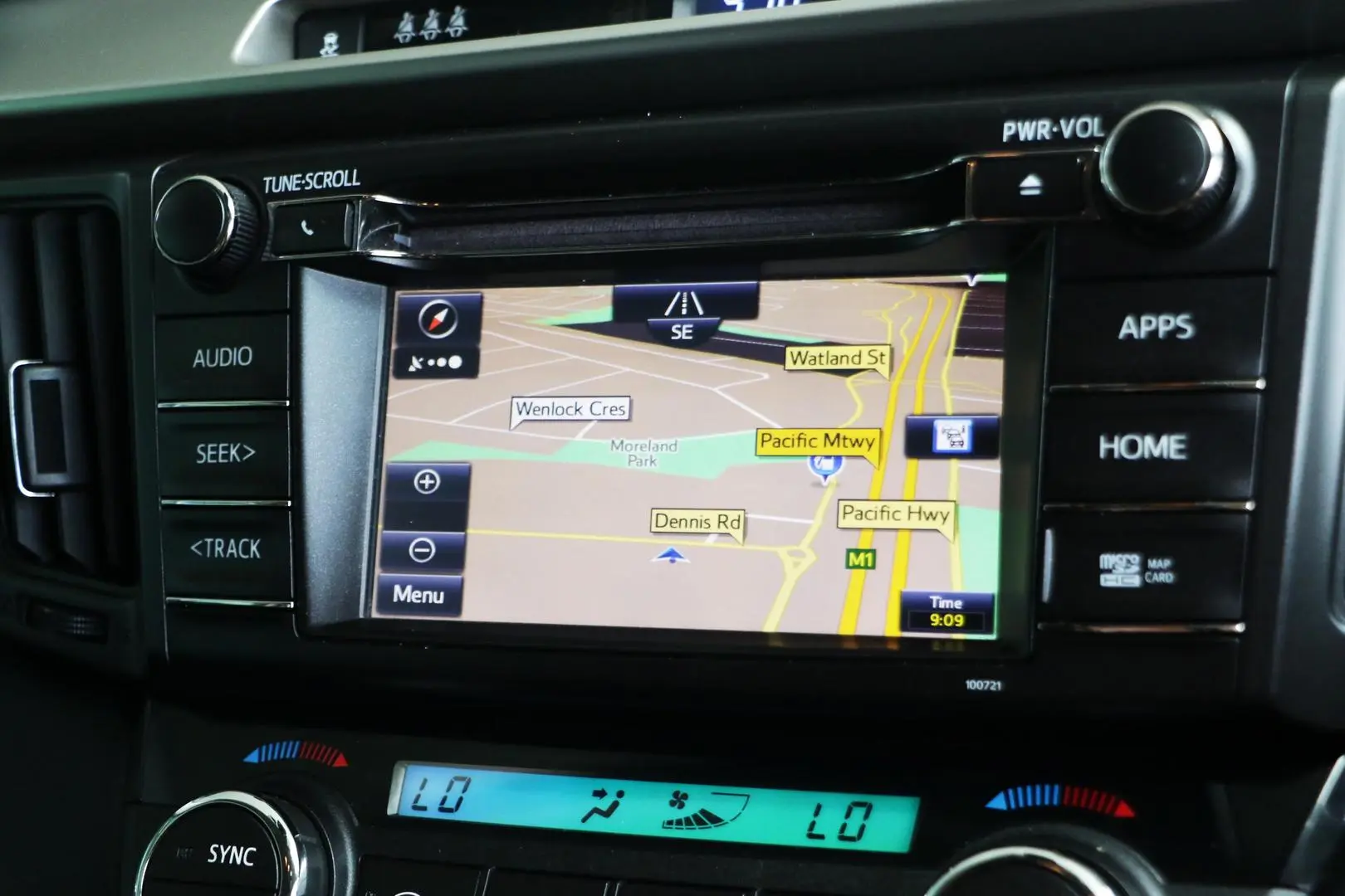 2017 Toyota RAV4 Gallery Image 10