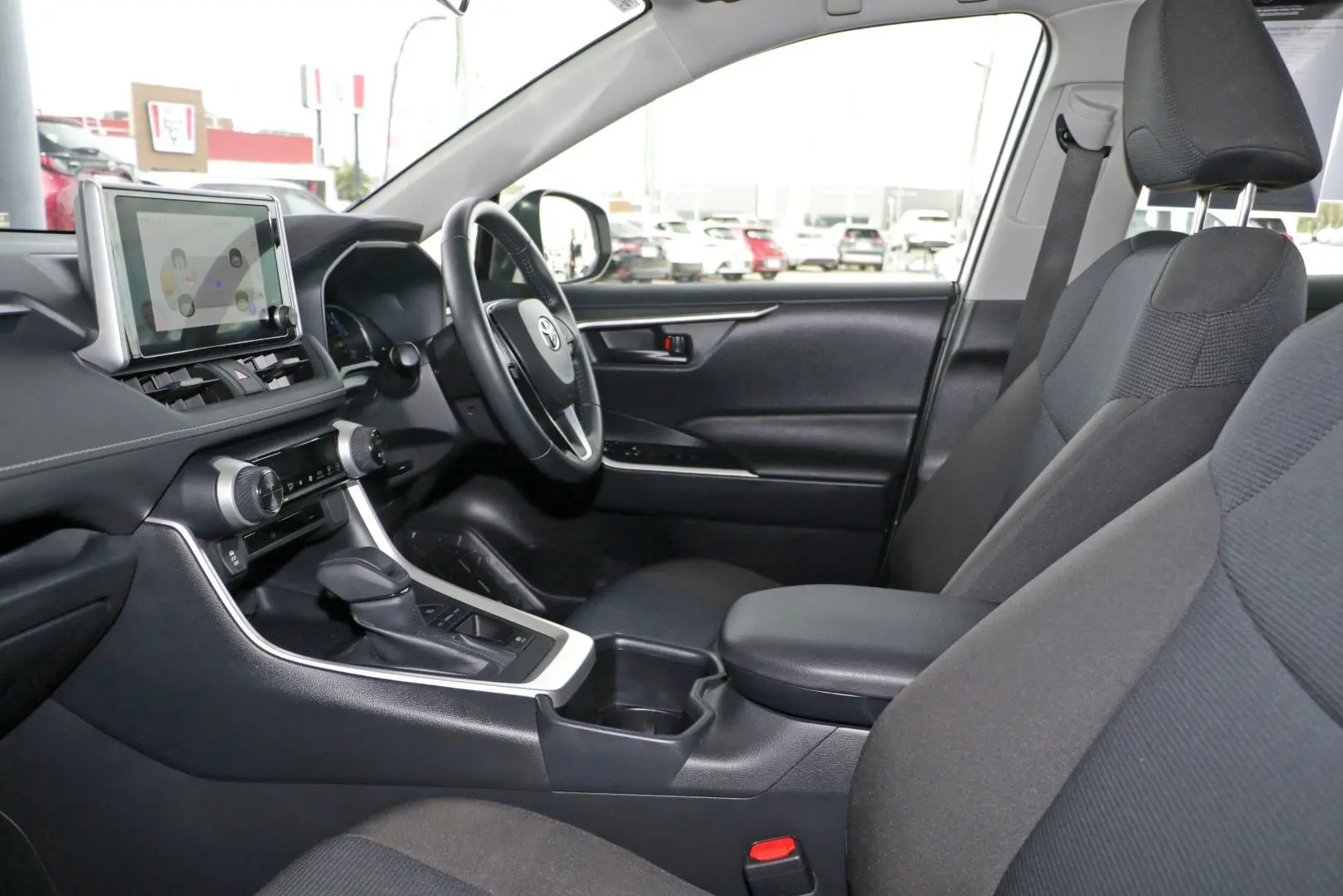 2024 Toyota RAV4 Gallery Image 8