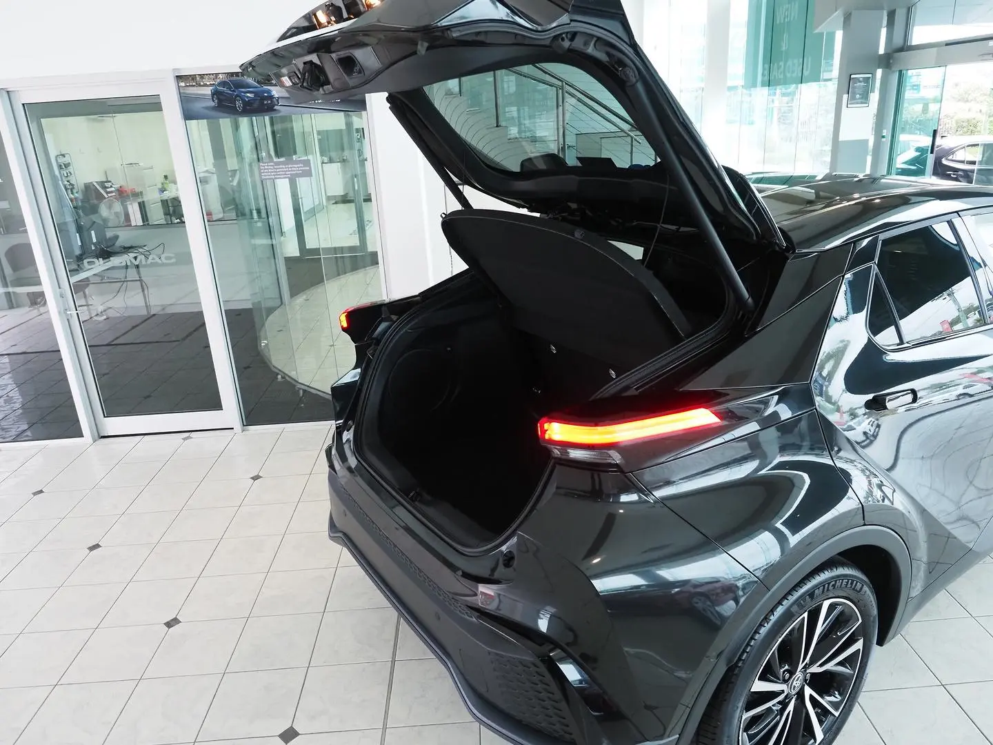 2024 Toyota C-HR Gallery Image 13