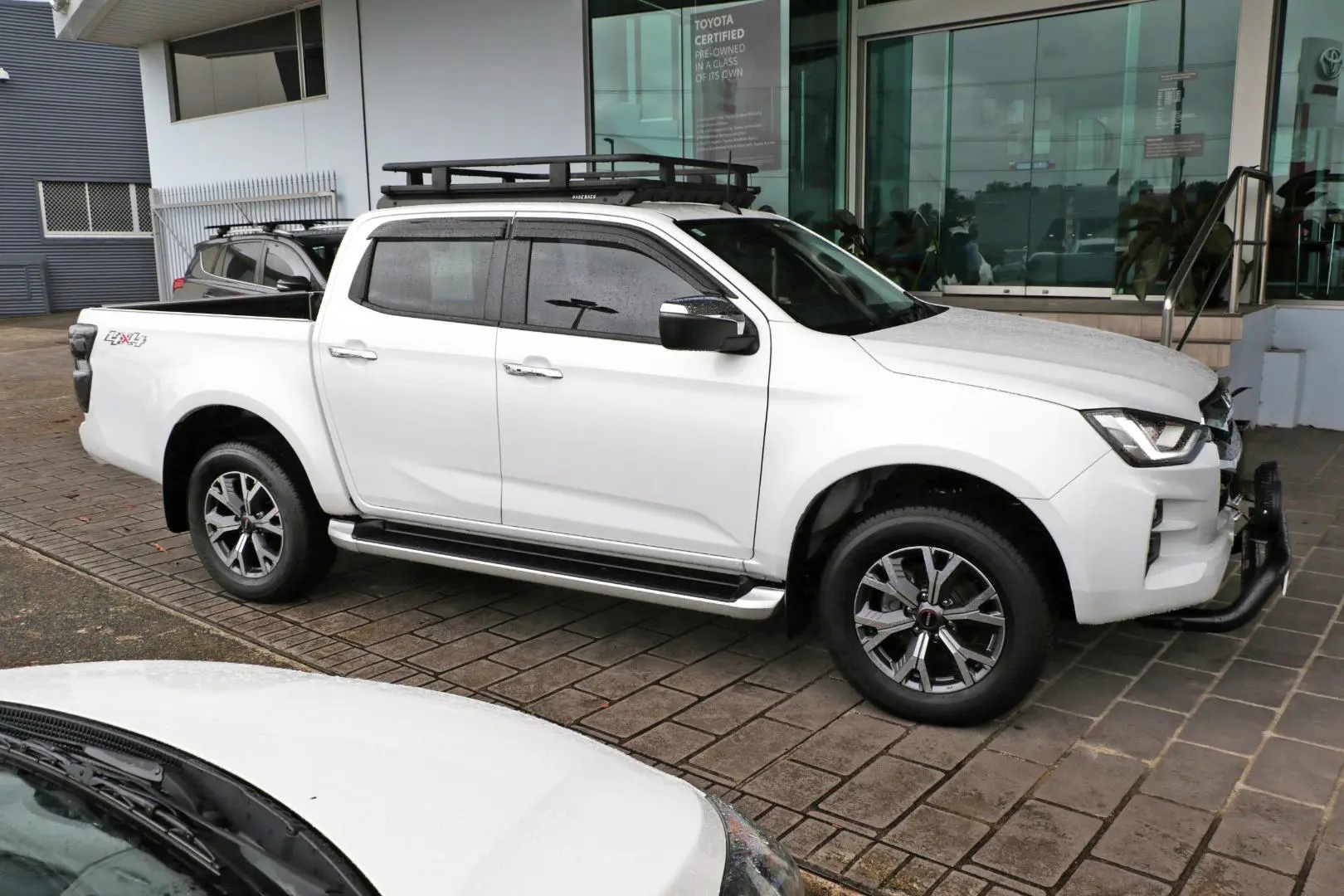 2023 Isuzu D-MAX Image 5