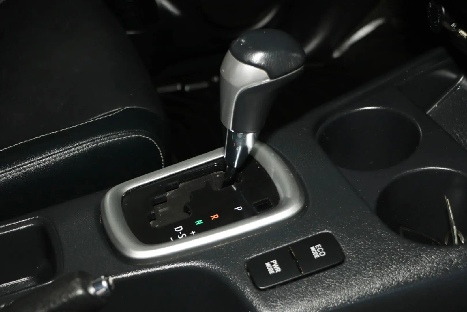 2016 Toyota Hilux Gallery Image 13