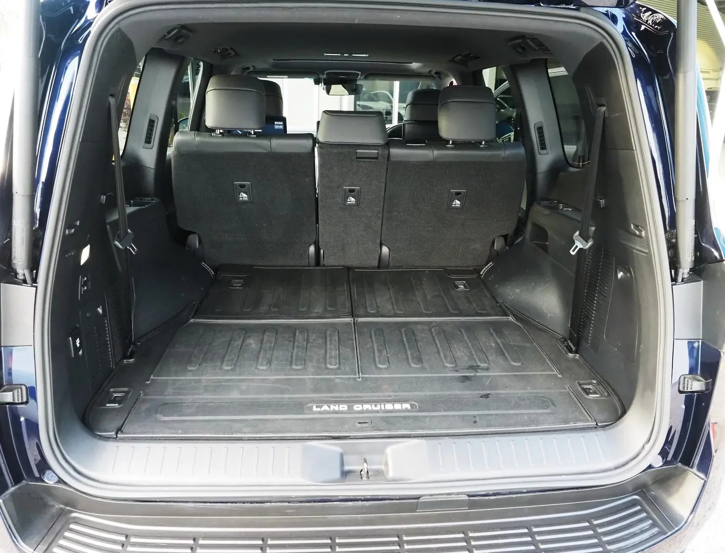 2023 Toyota Landcruiser Gallery Image 6