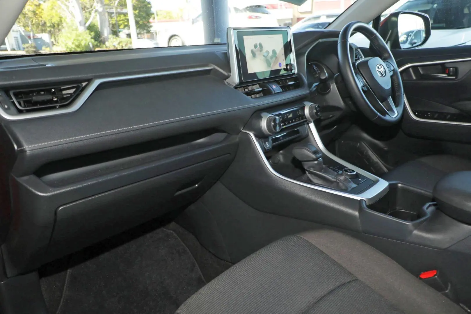 2025 Toyota RAV4 Gallery Image 8