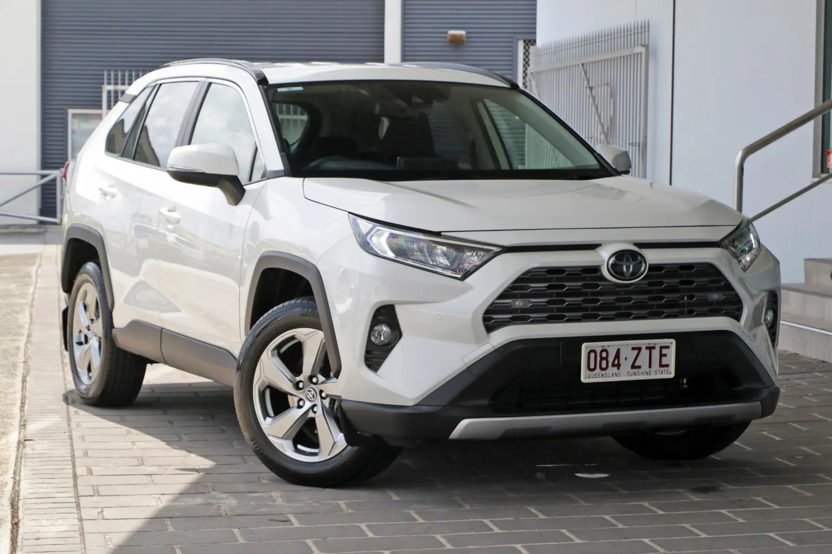 2020 Toyota RAV4 Gallery Image 1