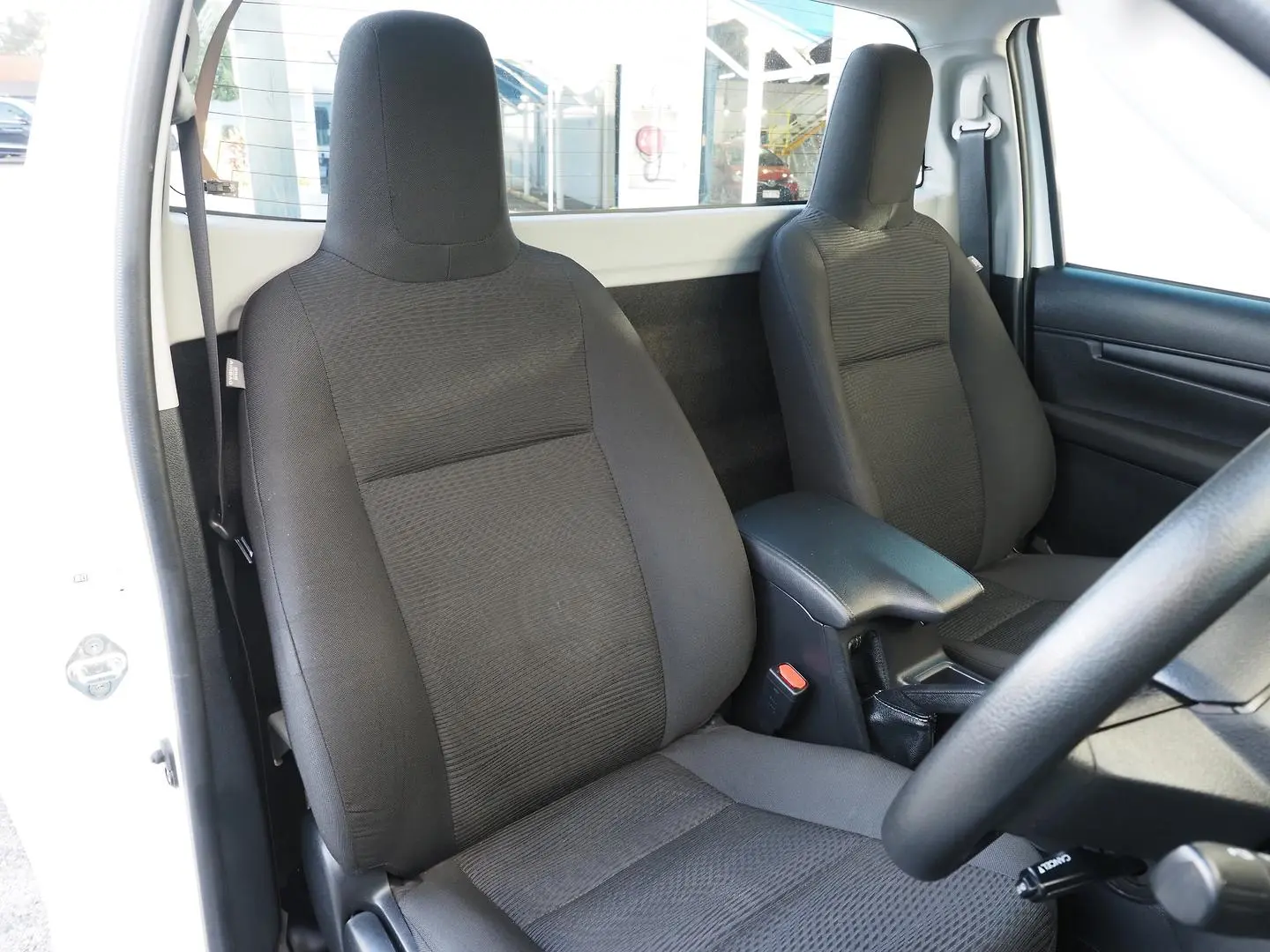 2023 Toyota Hilux Gallery Image 27