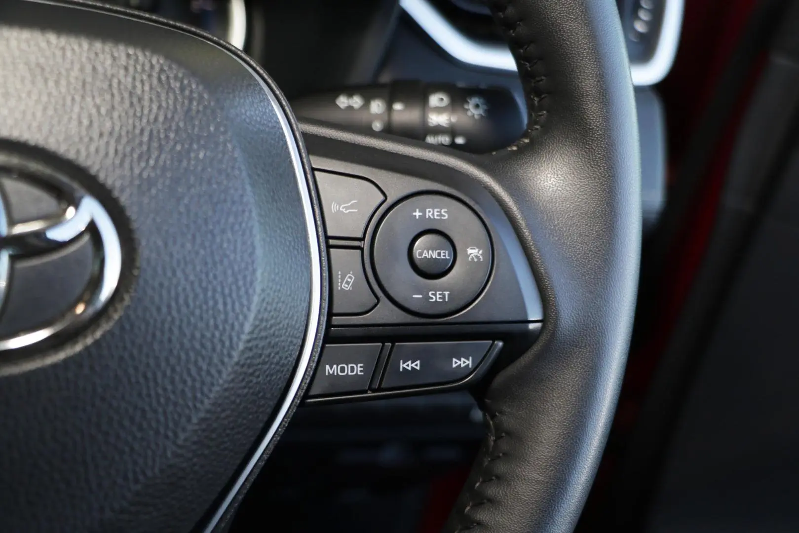 2025 Toyota RAV4 Gallery Image 18