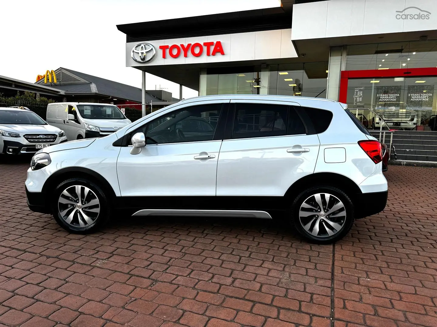 2017 Suzuki S-Cross Image 6