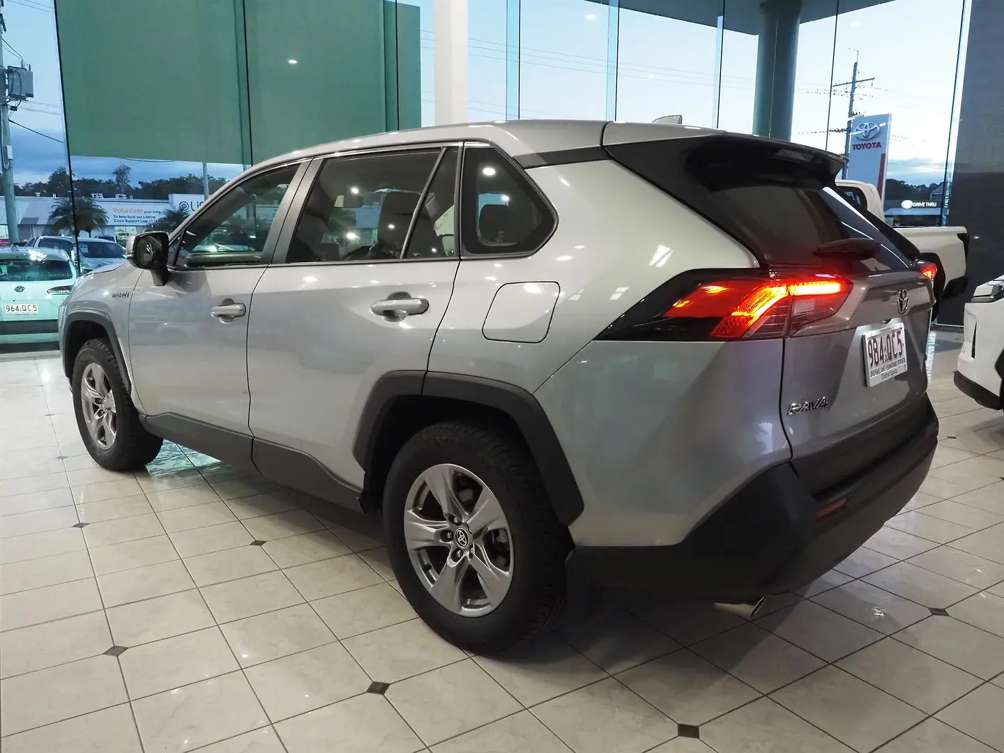 2024 Toyota RAV4 Gallery Image 8