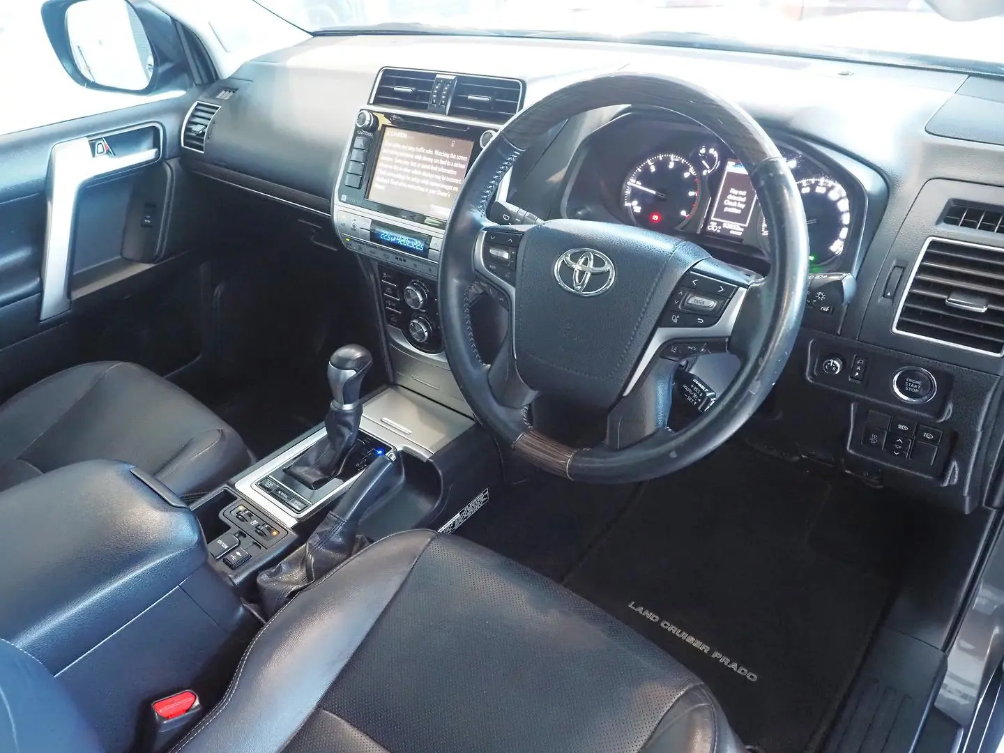 2018 Toyota Landcruiser Prado Gallery Image 4
