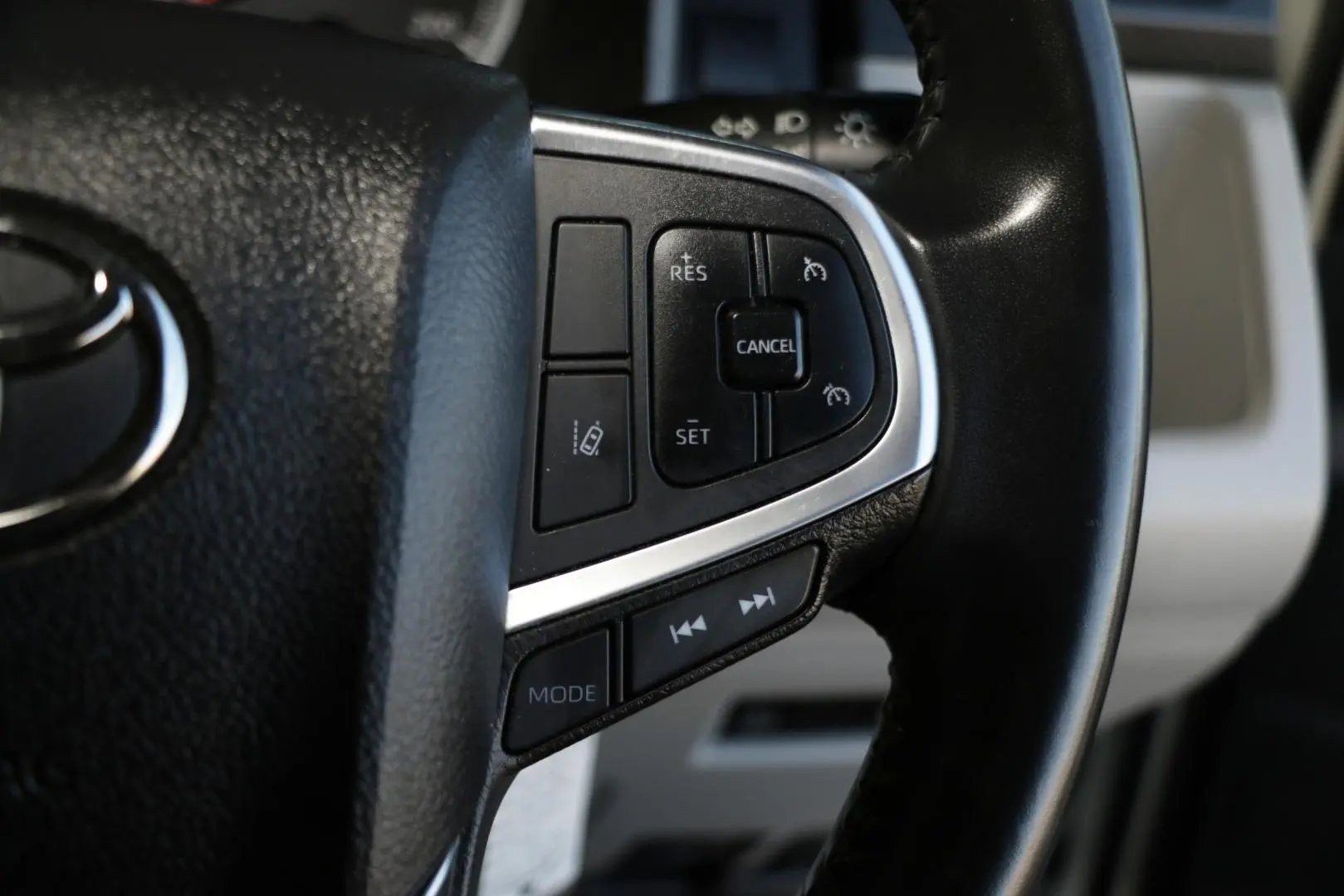 2021 Toyota Hiace Gallery Image 15