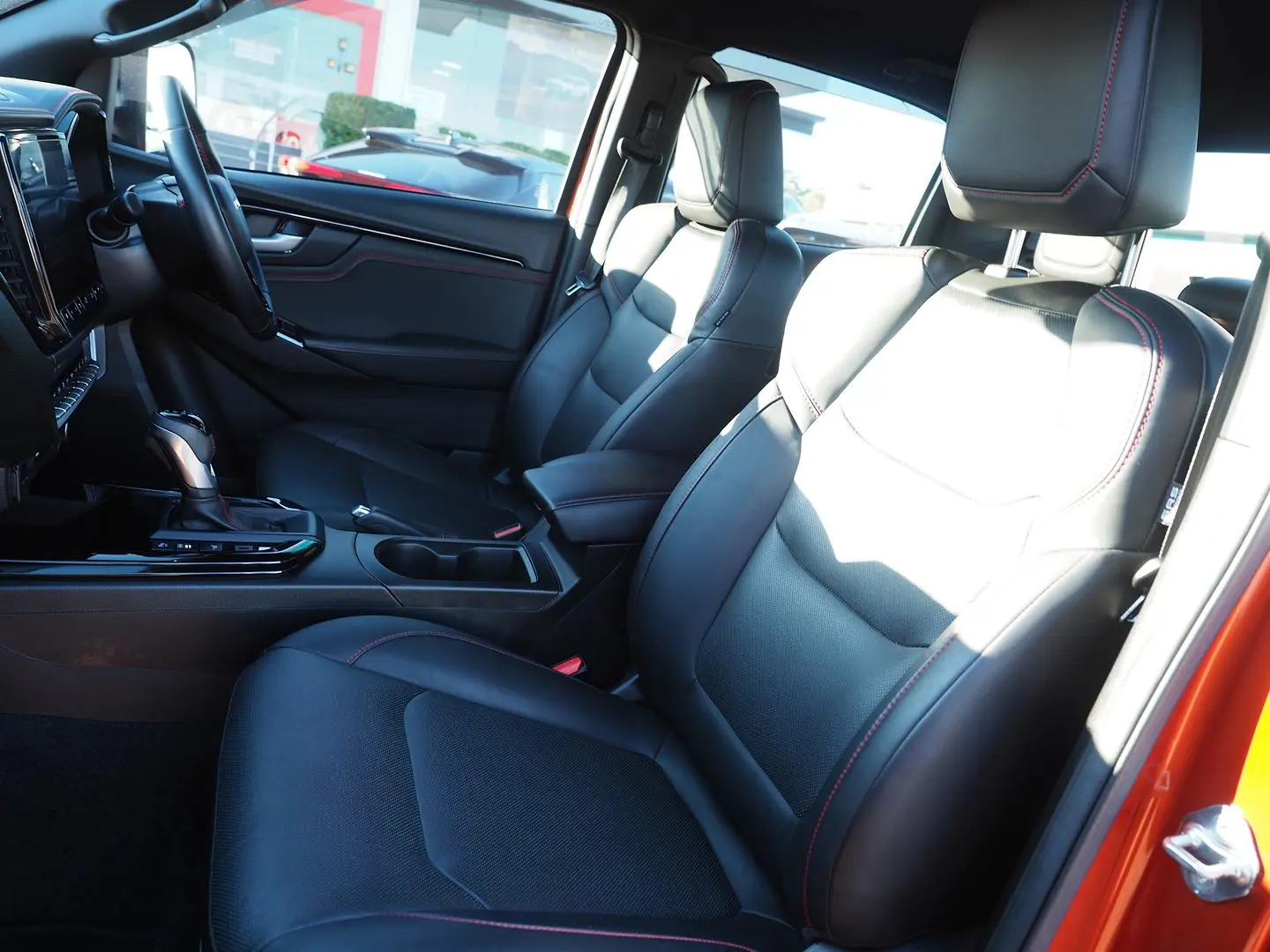 2022 Isuzu D-MAX Gallery Image 15