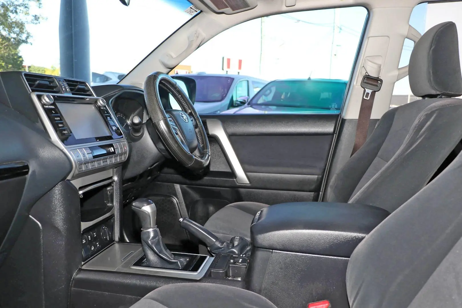 2018 Toyota Landcruiser Prado Gallery Image 8