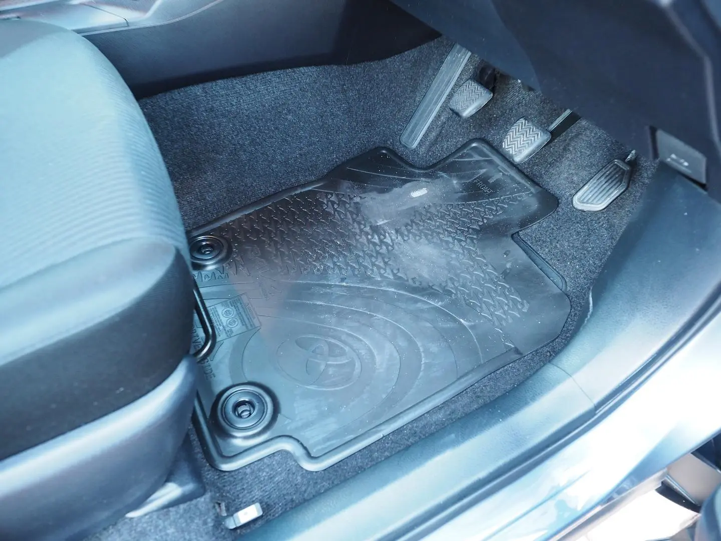 2013 Toyota RAV4 Gallery Image 23