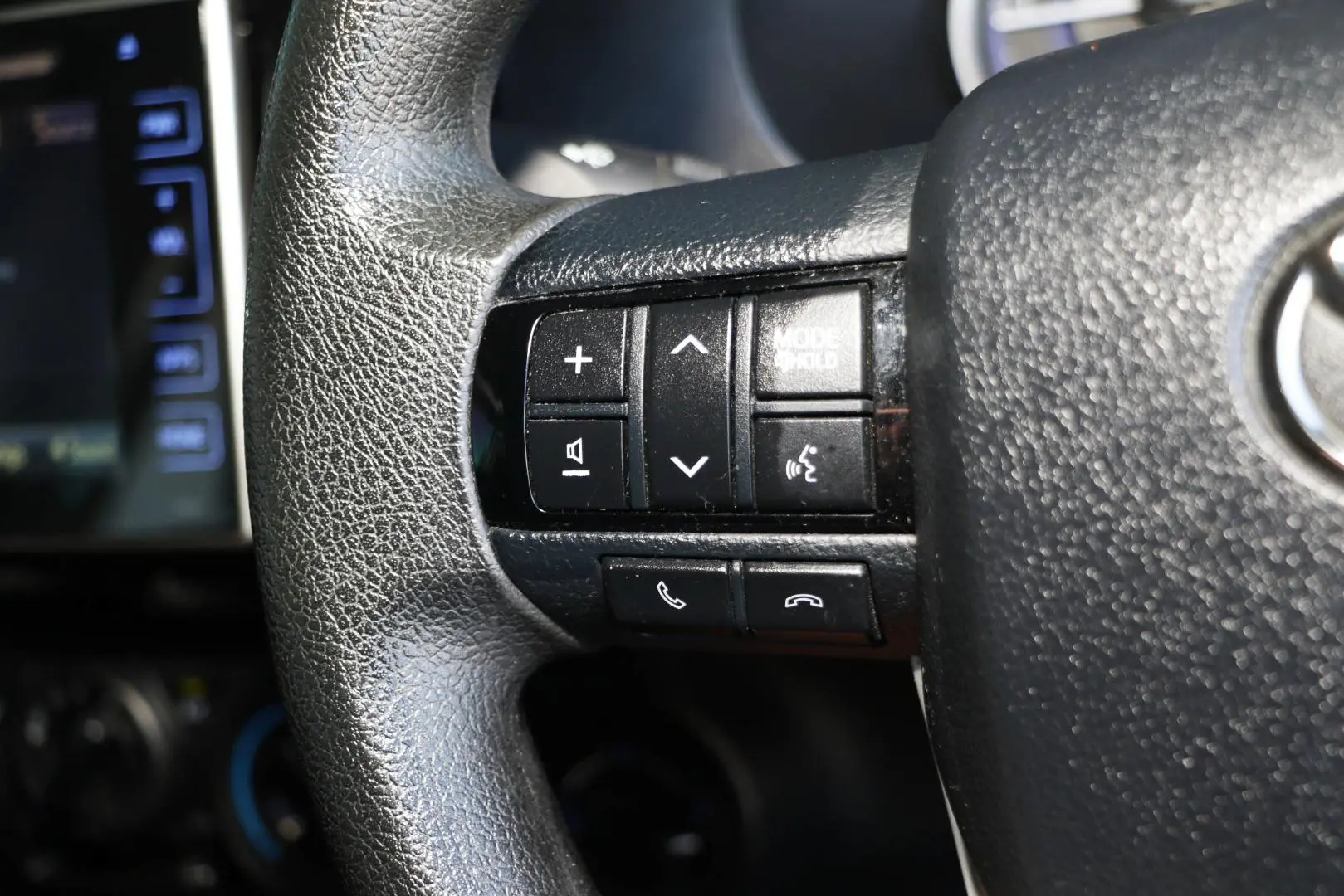 2017 Toyota Hilux Gallery Image 18