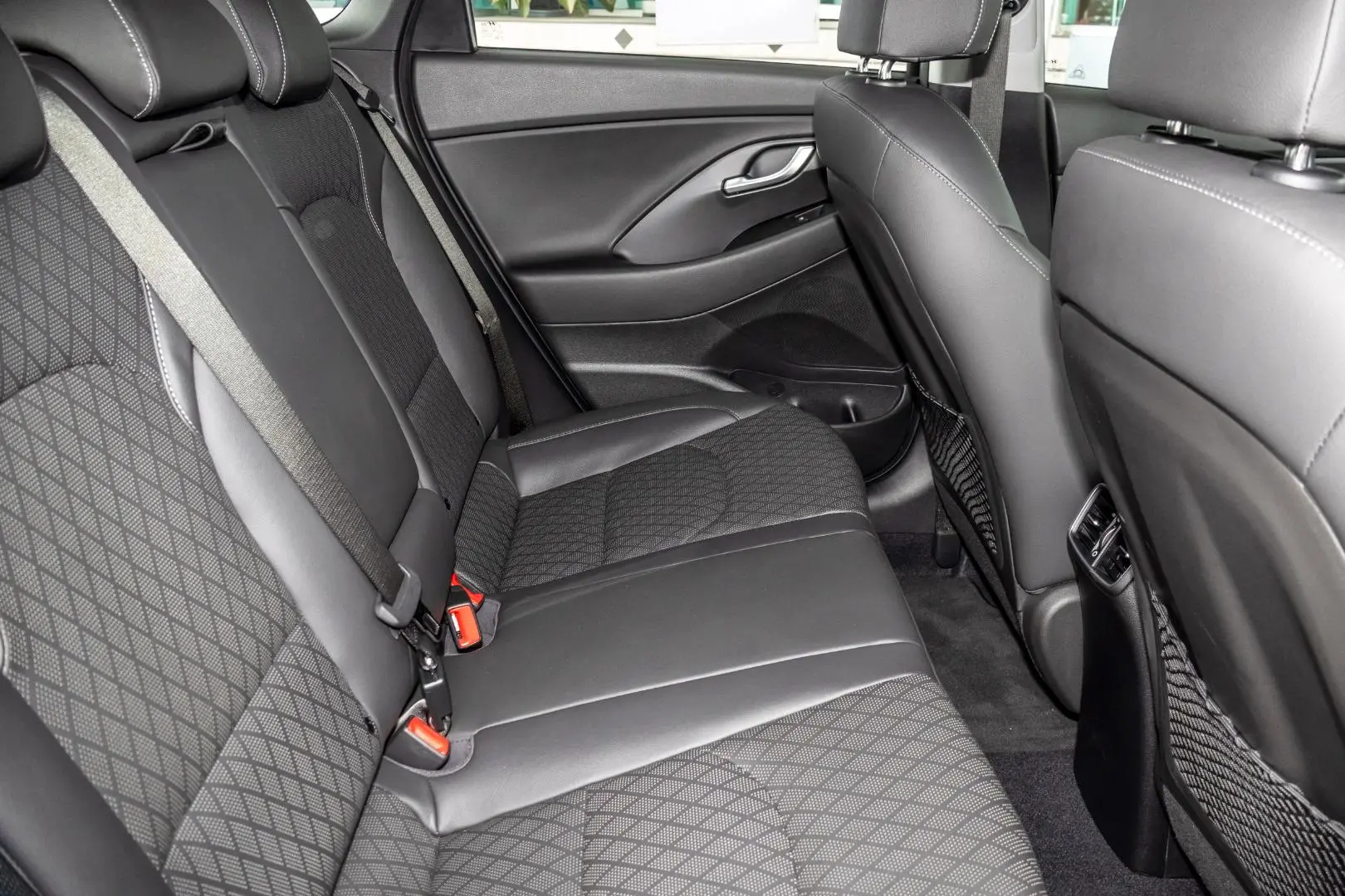 2022 Hyundai i30 Gallery Image 7