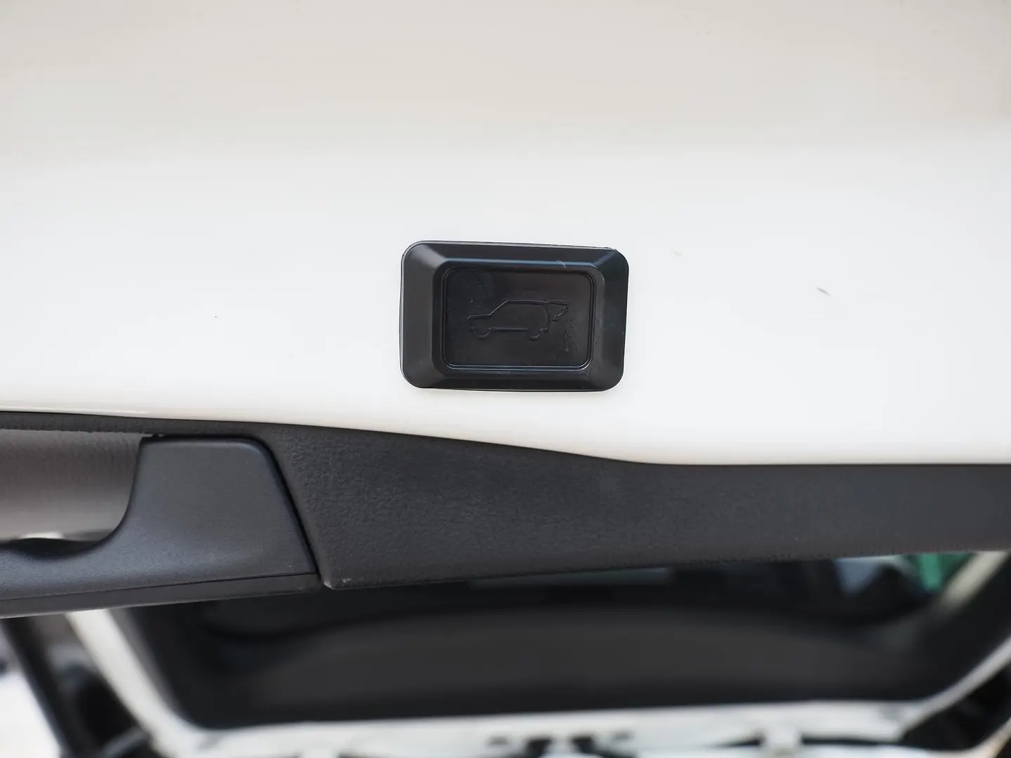 2020 Toyota RAV4 Gallery Image 12