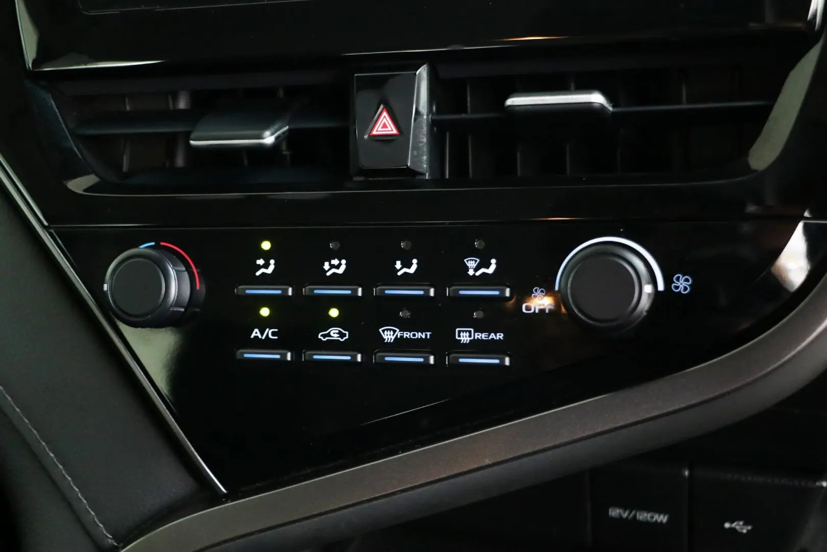 2021 Toyota Camry Gallery Image 15