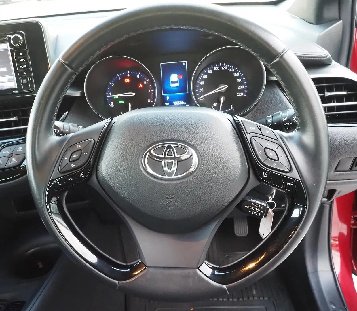 2019 Toyota C-HR Gallery Image 18